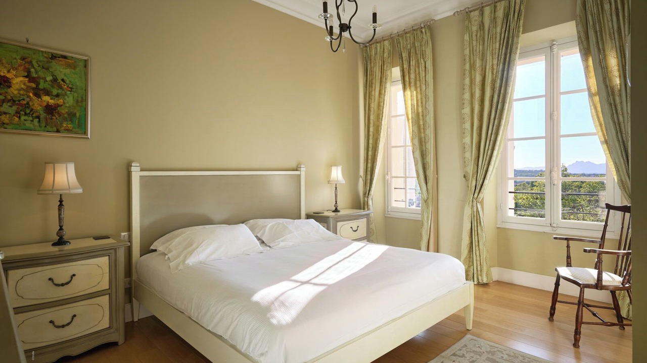 Photo of Bedroom in Saint-Raphael