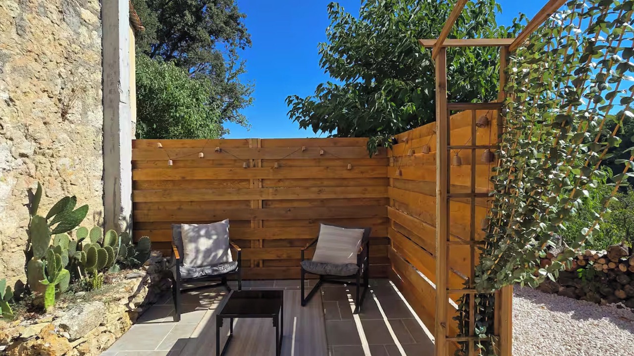 Photo of Patio Balcony in Entrecasteaux