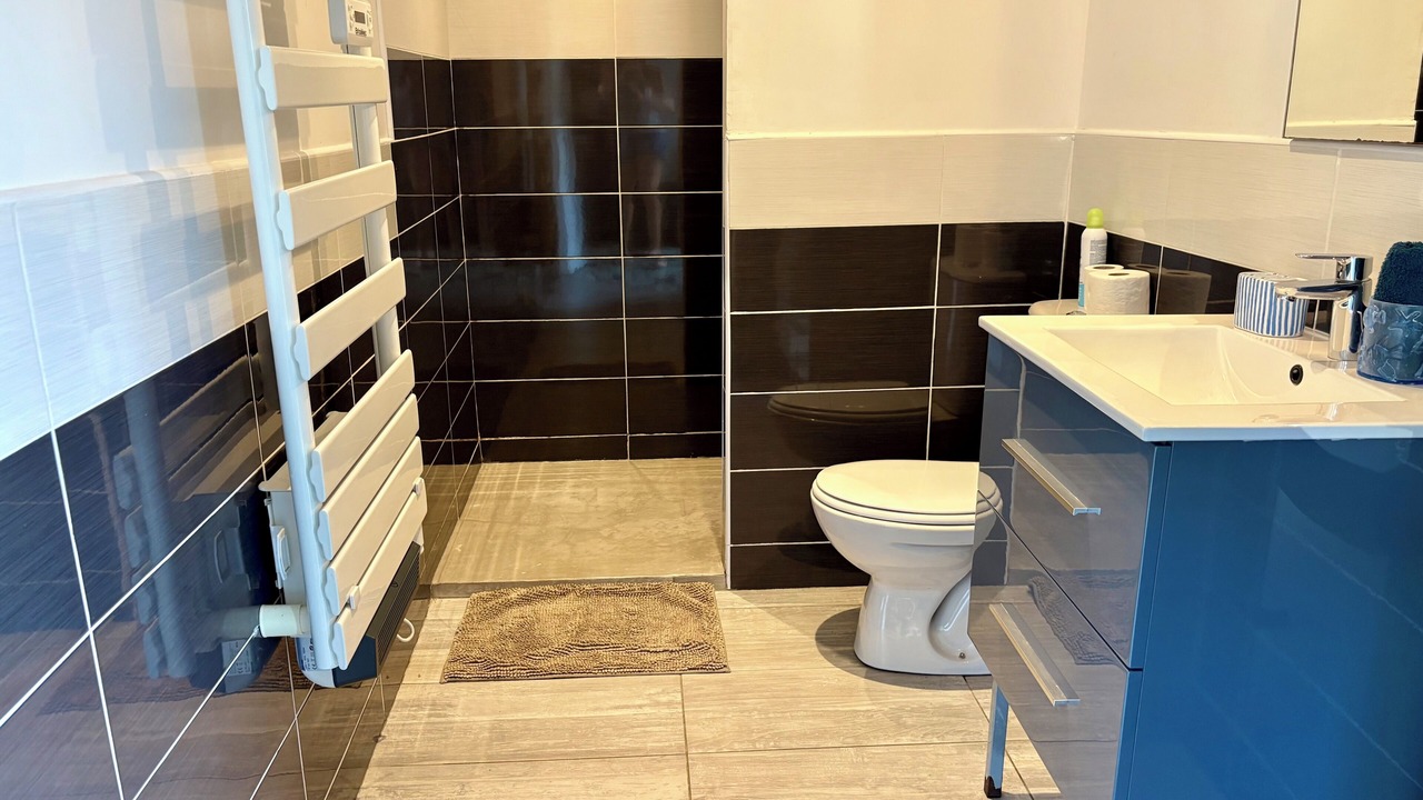 Photo of Bathroom in Saint-Hernin