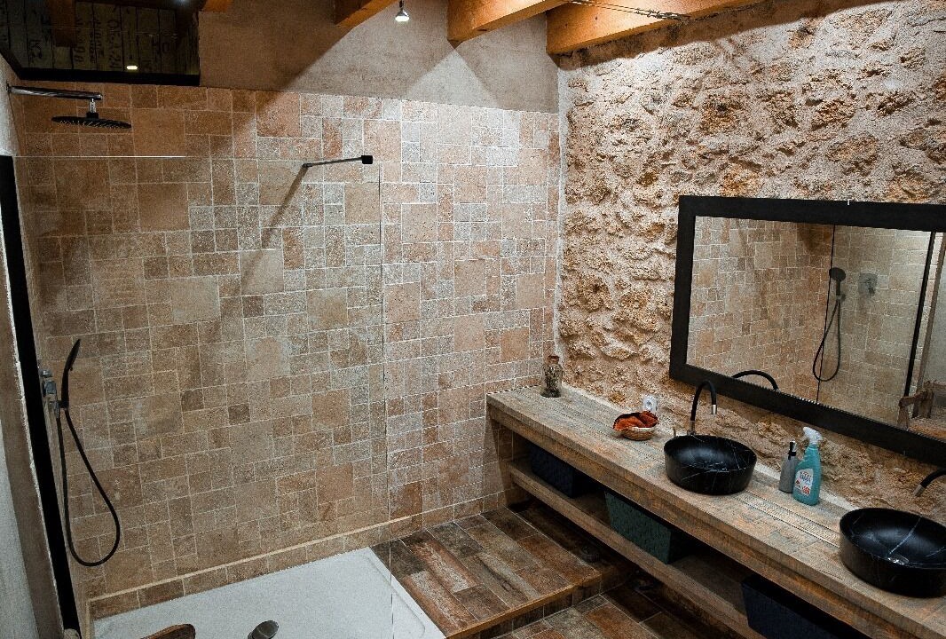 Photo of Bathroom in Quinsac