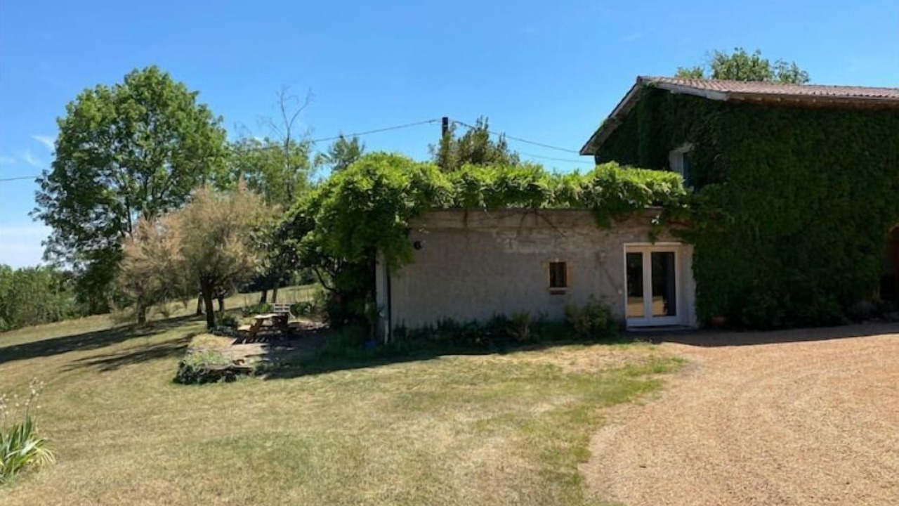 Photo of Outdoor in Charnay
