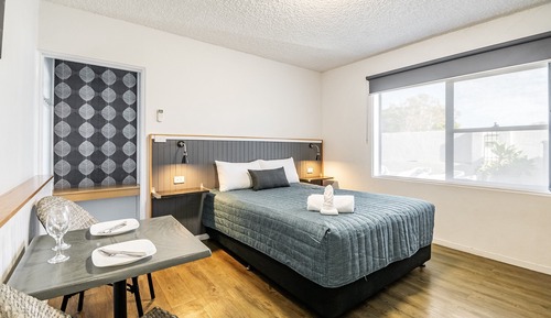 Compact Queen Room - Pet Friendly