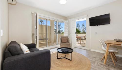 Two-Bedroom Deluxe Apartment with Balcony