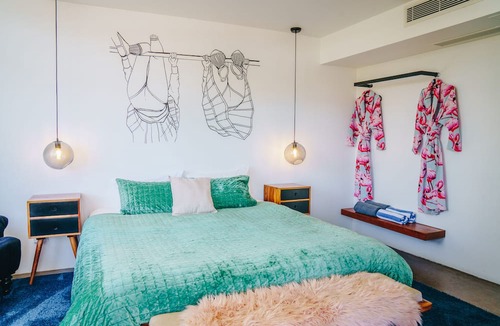 Coolangatta Hotel | The Pink Hotel Coolangatta