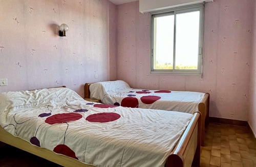 Argeles Plage Apartment | Family-Friendly 1BR Apartment, Near Beach & Shops, with Private Parking and Sunroom