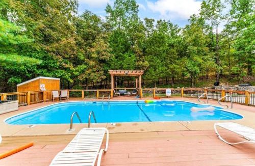 Indian Point Hotel | Glam Jam! - Newly Remodeled Stay in Style! Pets Stay Free