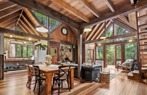 Springbrook House | Rustic 3-Bed Retreat in Springbrook