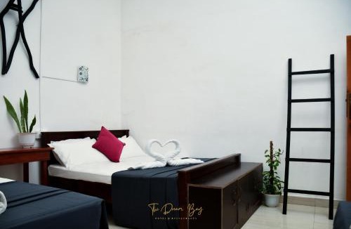 Pottuvil Division 2 Hotel | The Dream Bay