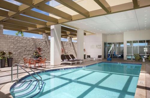 Kapolei Hotel | Hampton Inn & Suites Oahu Kapolei - FREE Parking - No Resort Fee