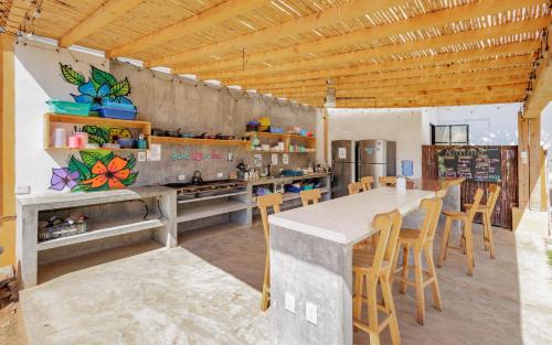 Los Tamarindos Hostel | SurfNest Hostel