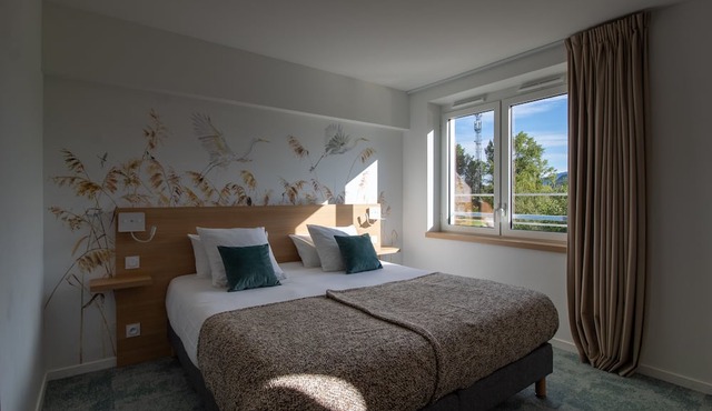 Shana Hotel & Residence