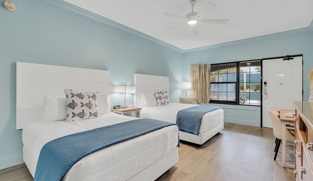 2 Queen Beds. Don`t Leave Your Dog at Home!